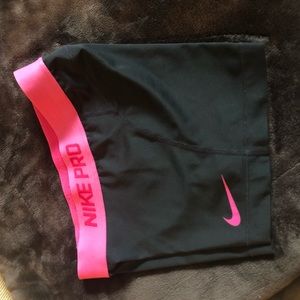 Black NIKE PRO DRI FIT with pink band